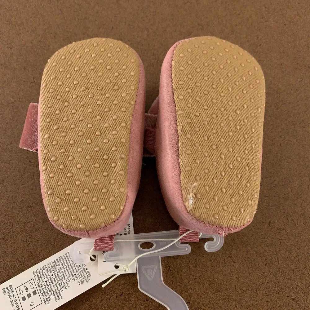Old Navy Baby Girl Size 0-3 Months Pink Faux-Suede Bow-Tie Ballet Flat NWT *Flaw